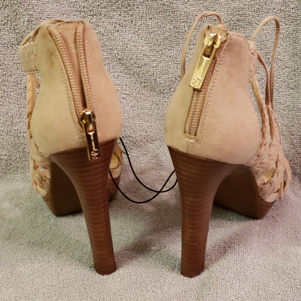 JS heels - Picture 3 of 6